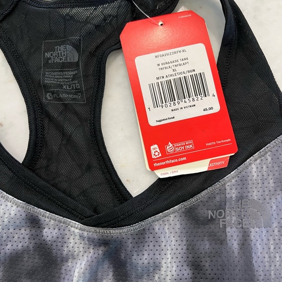 NWT North Face workout top size XL. - Picture 3 of 3